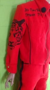 Men's Tiger suit 42 tricked out