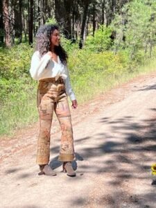 Tapestry Pants  W 29 bells 