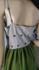 Swing Dress M Green Embroidered flowers