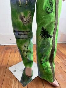 Men Airbrushed Endangered Species Pants 31