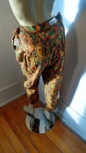 Womens Paisley Capris L USA 32" W