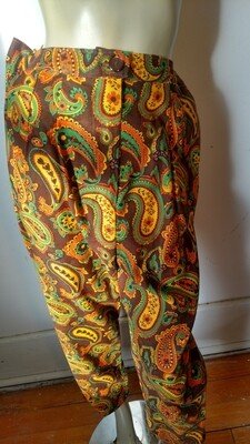 Womens Paisley Capris L USA 32" W