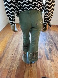 Waagon Wheel Embroidred Moss Stitch Western Pants  32 bells