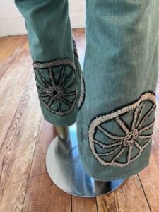 Waagon Wheel Embroidred Moss Stitch Western Pants  32 bells