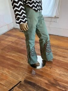 Waagon Wheel Embroidred Moss Stitch Western Pants  32 bells