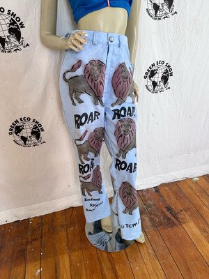 Womens Lion Pants L 31 Painted Roar