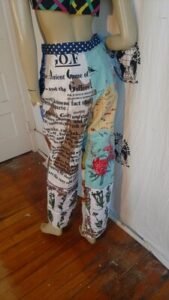 Kangaroo Calendar Pants L 32"